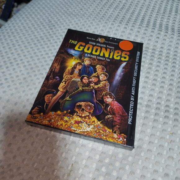 UNOPENED NWT 2007 THE GOONIES ORIGINAL DVD MOVIE - Picture 1 of 5